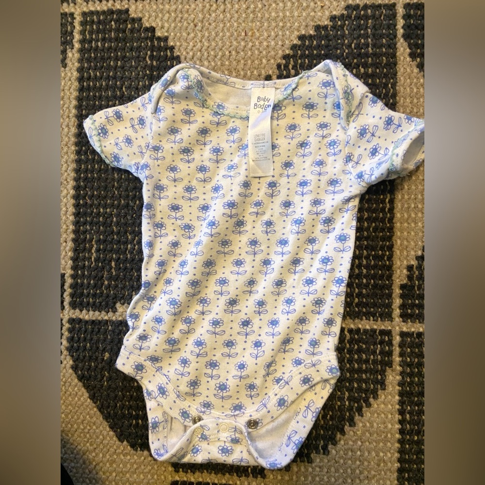 Baby Boden Flower Onesie (discontinued) - 0-3mos
